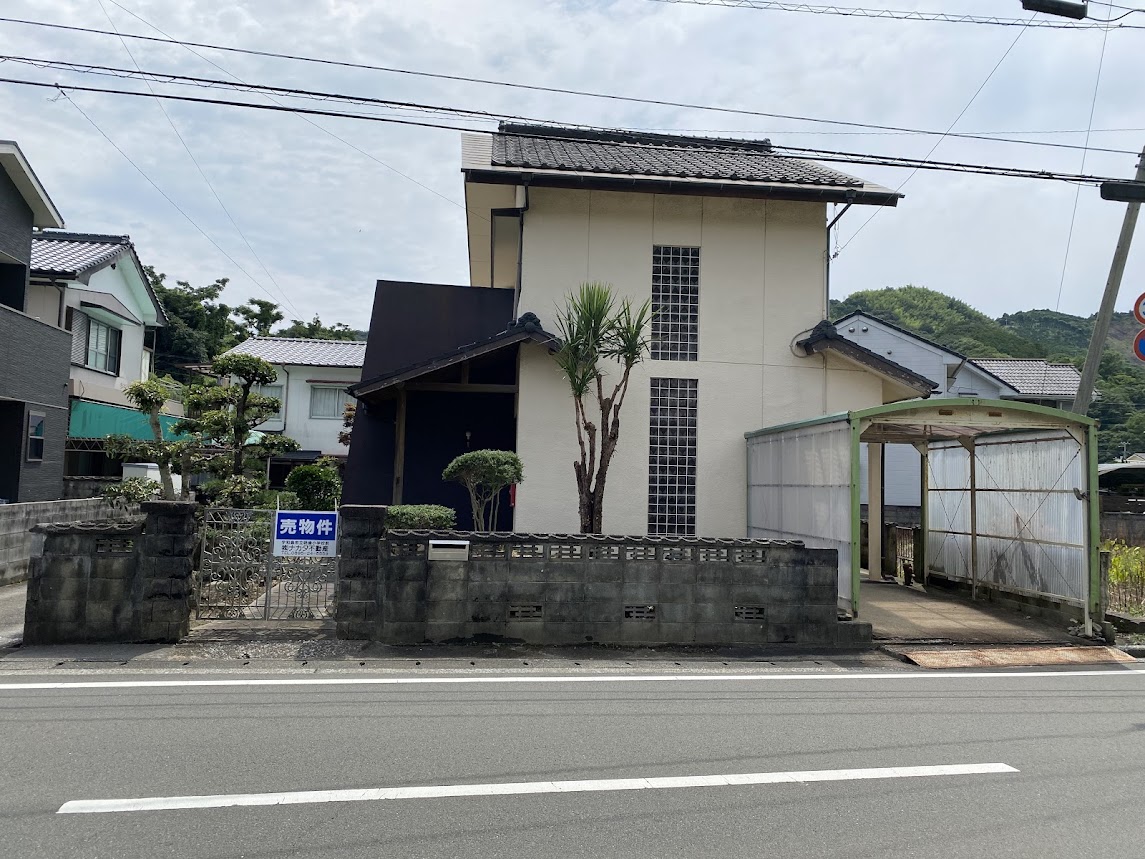 宇和島市吉田町御殿内 中古住宅